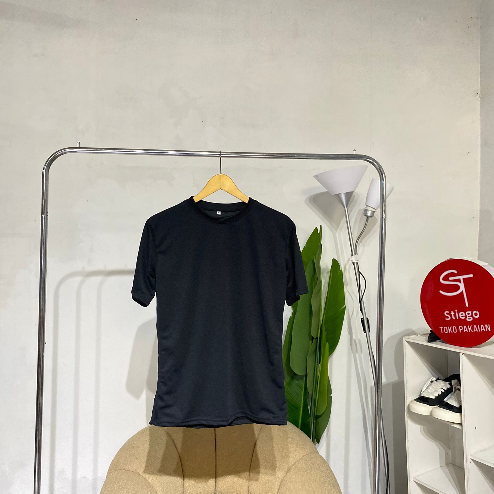 Kaos pria olahraga slim fit