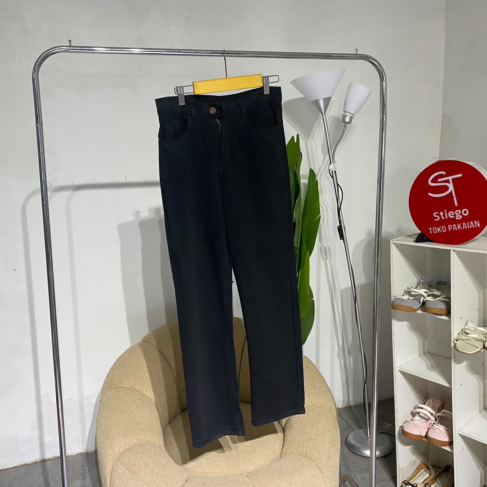 Celana wanita jeans loose black hitam 2