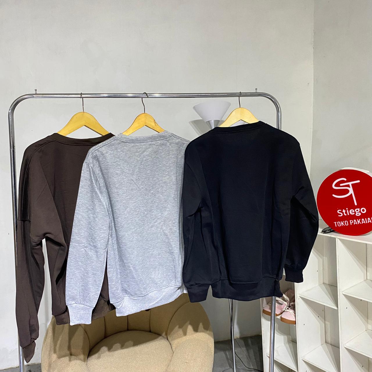 Sweater Crewneck  apparel stego