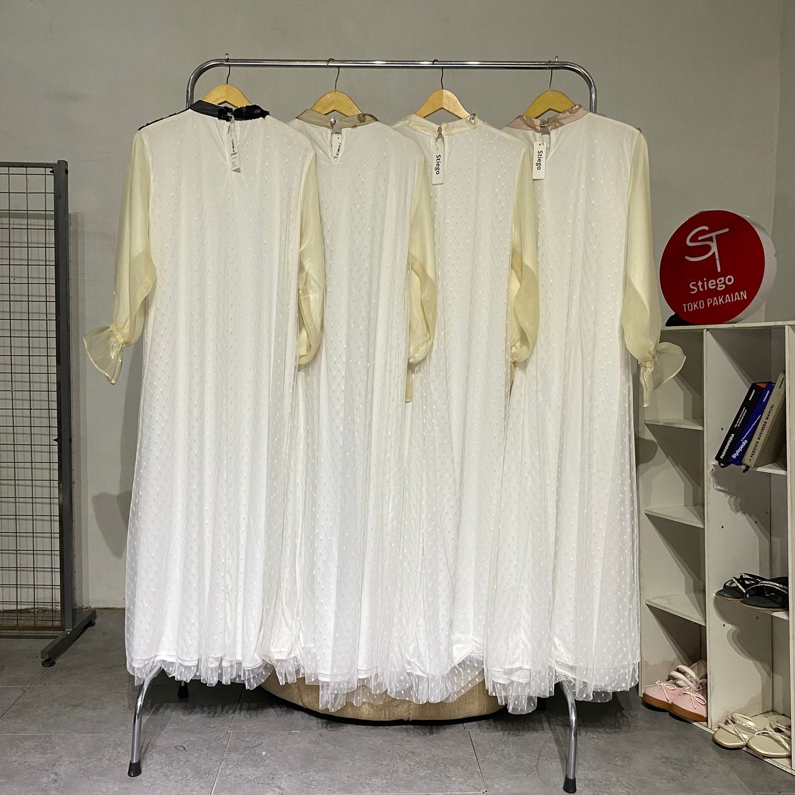 Gamis Wanita  anggun kombinasi