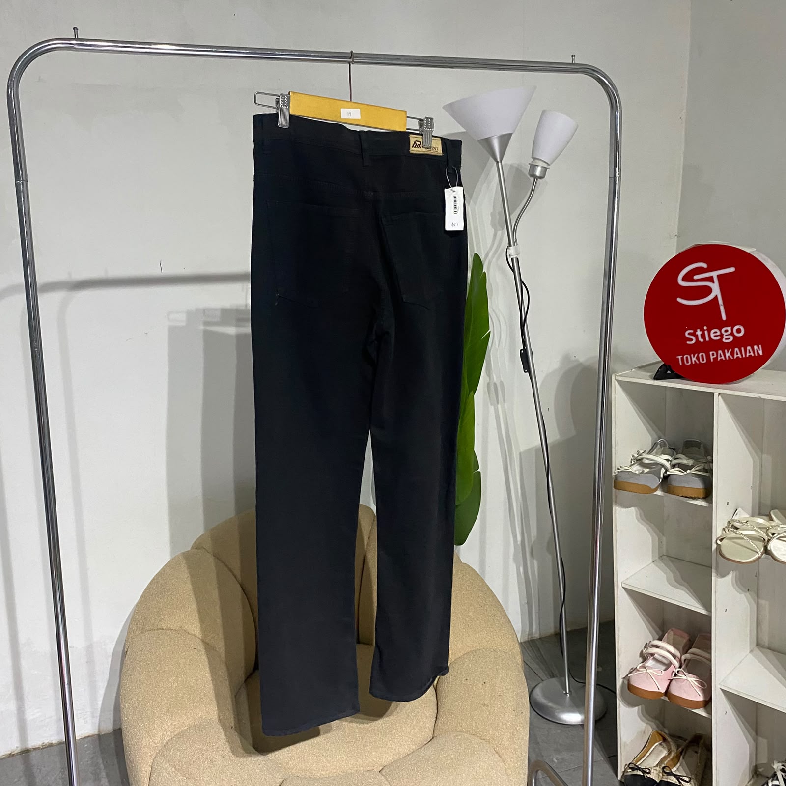 Celana wanita jeans loose black hitam 2