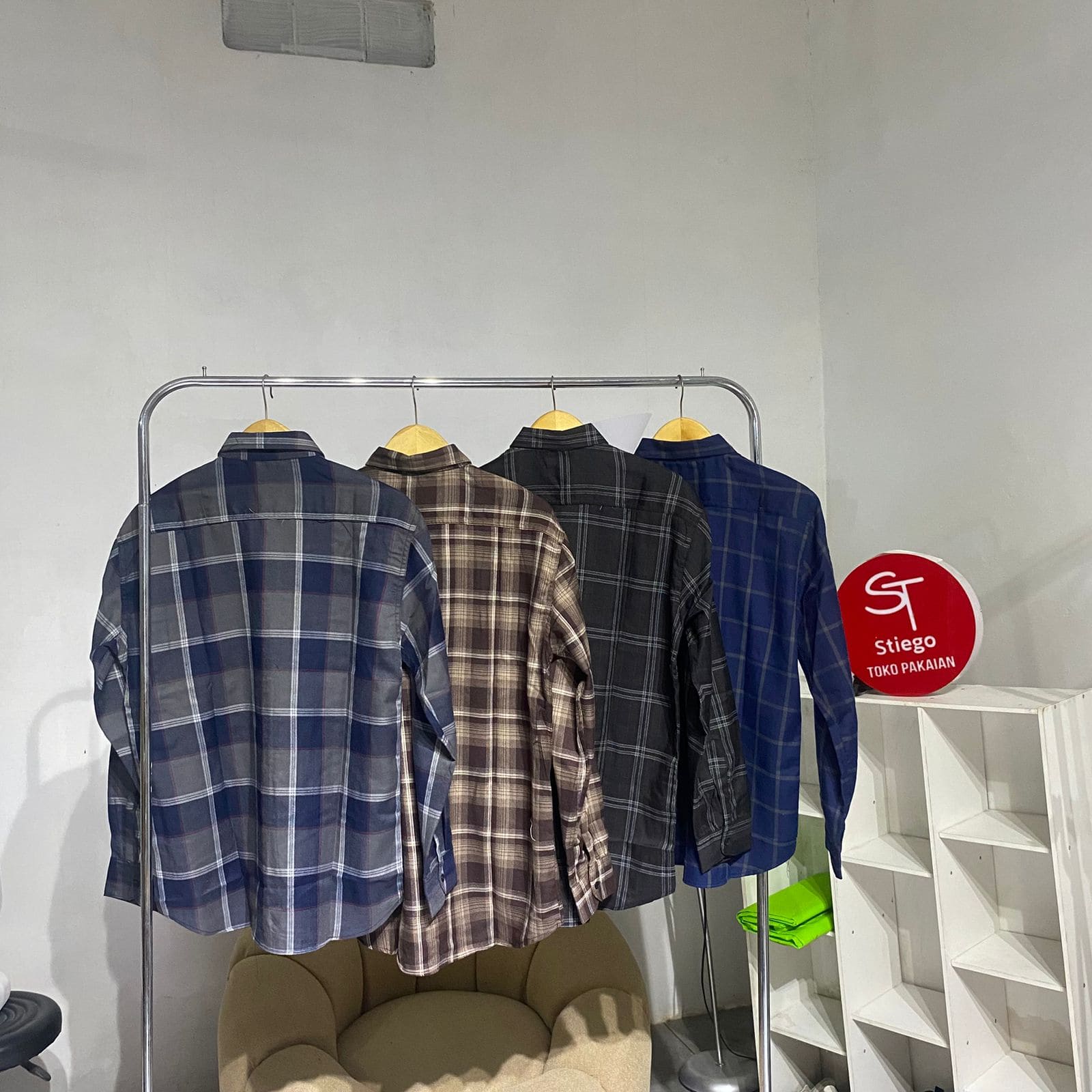 Kemeja flanel  pria lengan panjang