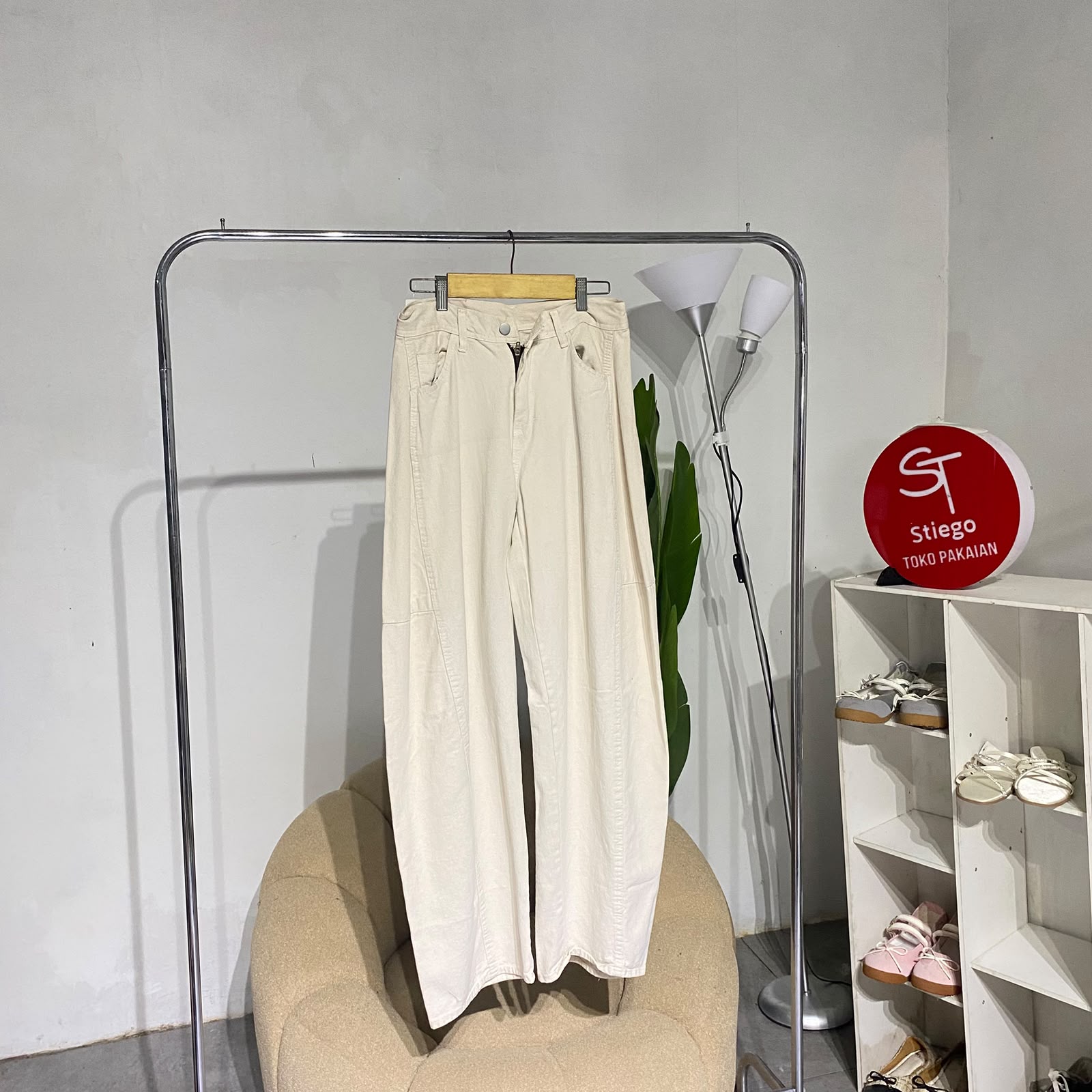 Celana wanita jeans Barrel cream