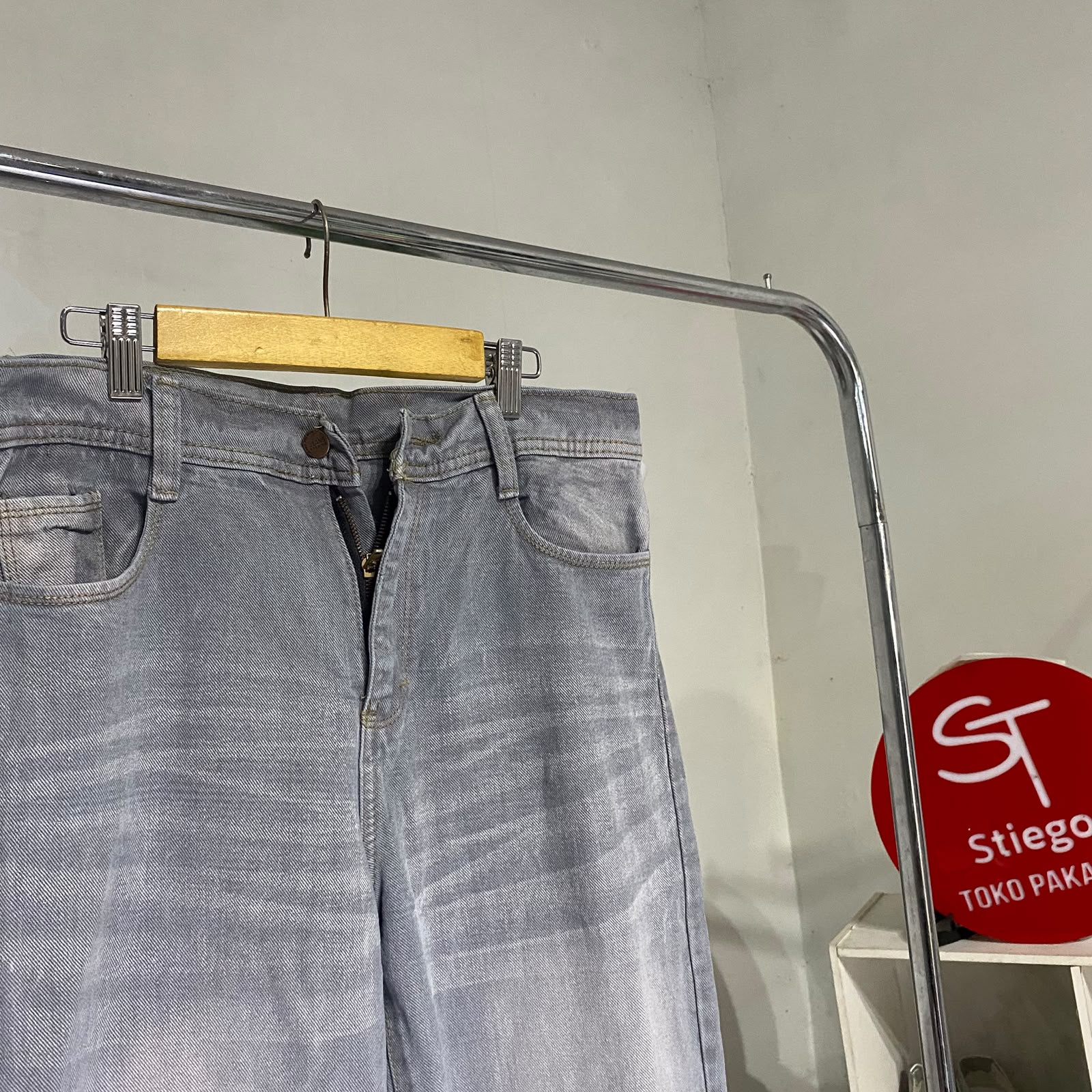 Celana wanita jeans loose whisher grey