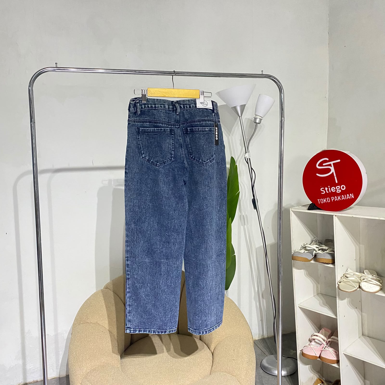 Celana wanita jeans loose pita