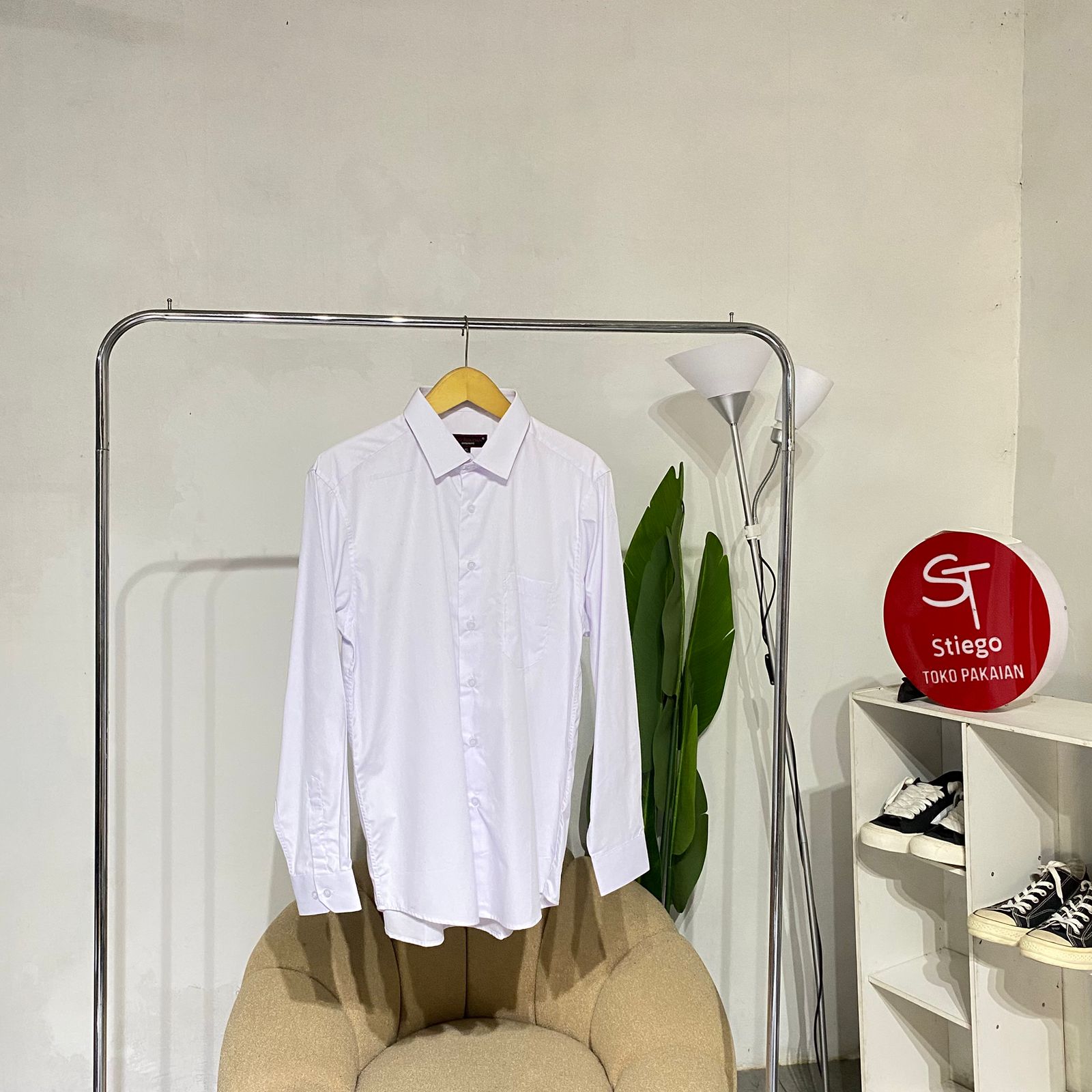 Kemeja pria formal polos lengan panjang ( ukuran S-L )