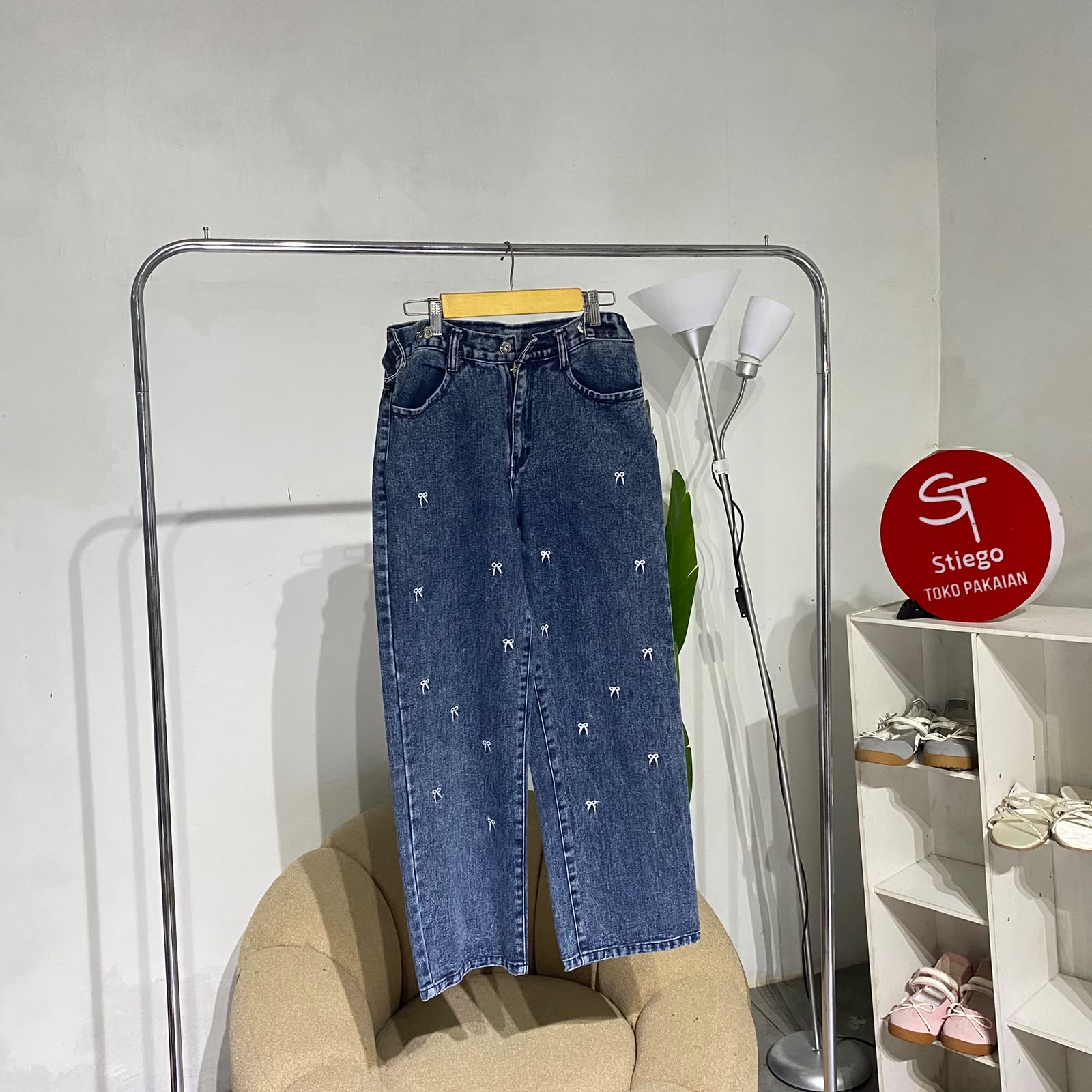 Celana wanita jeans loose pita