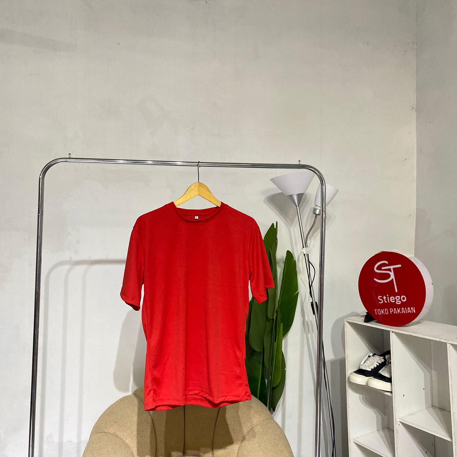 Kaos pria olahraga slim fit