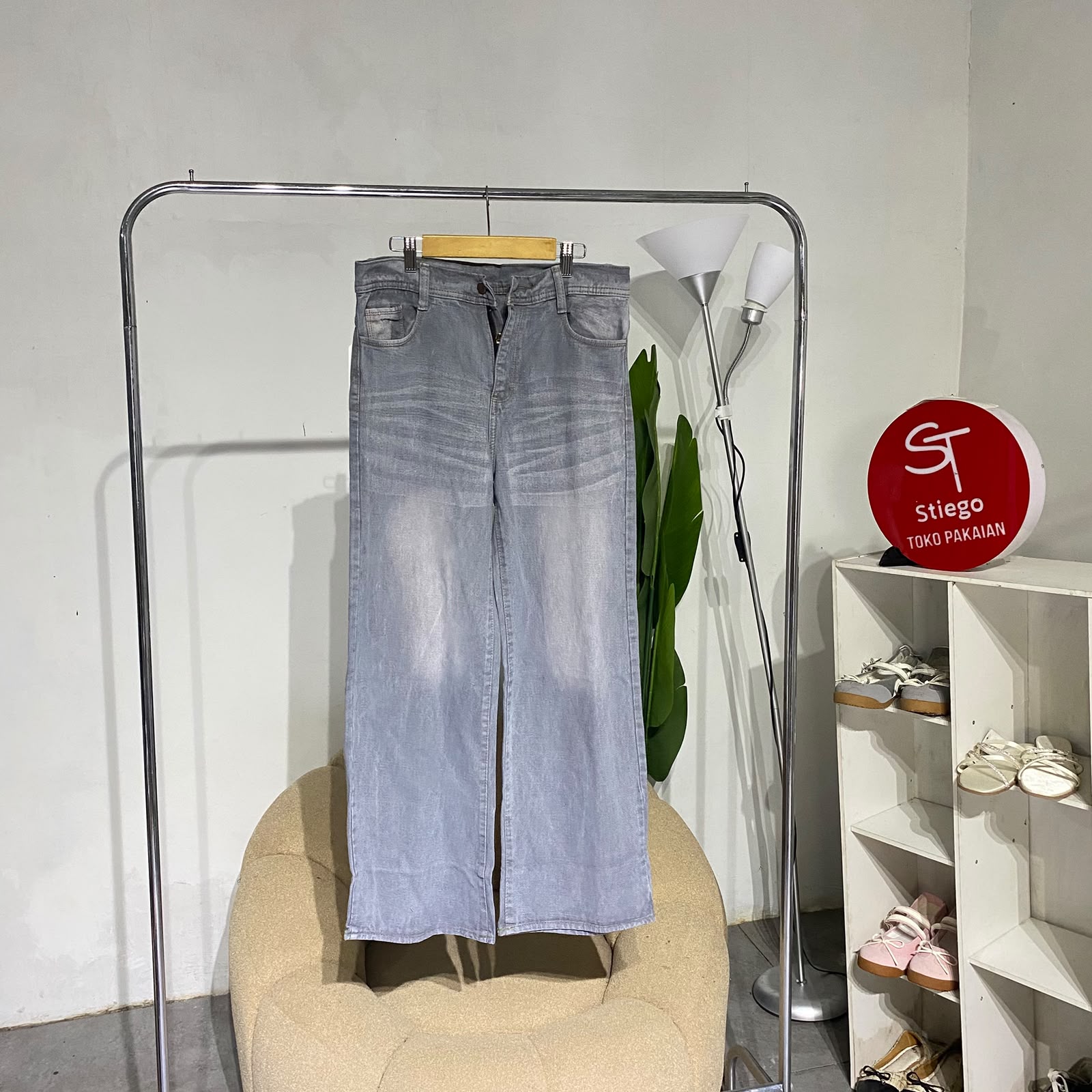 Celana wanita jeans loose whisher grey